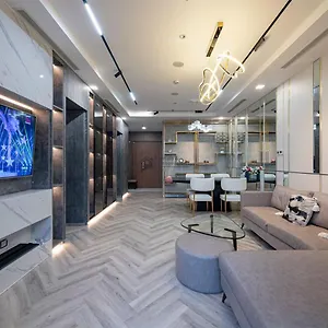  Apartment Landmark 81 Luxury Apartments: Iconic Skyscraper Living